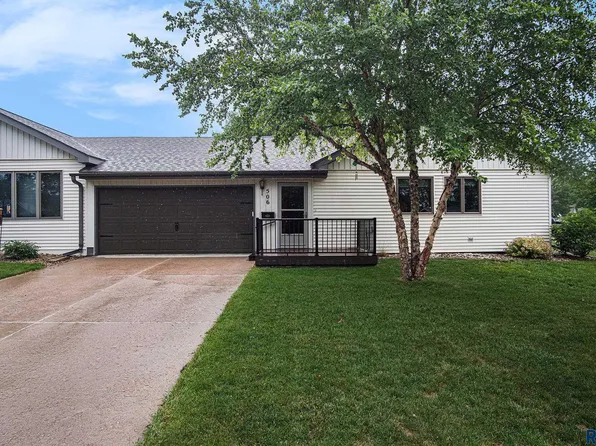 506 N Vandemark Ave, Hartford, SD 57033