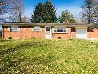 3 Bedroom, 2 Bathroom Home on Bloomington's Westside — Photo 3