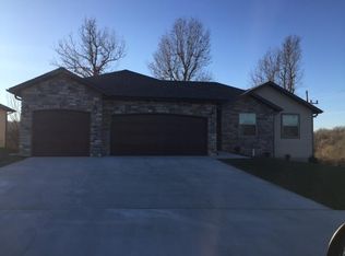 2122 W McClernon St, Springfield, MO 65803