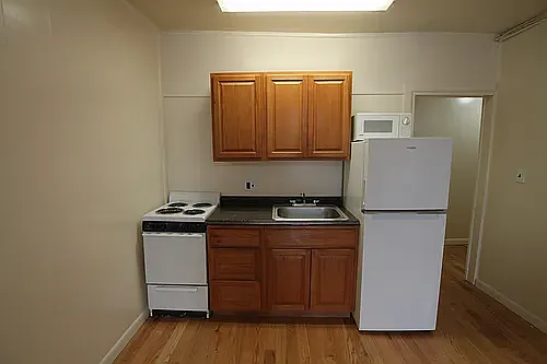 Robin Apartments — Photo 21