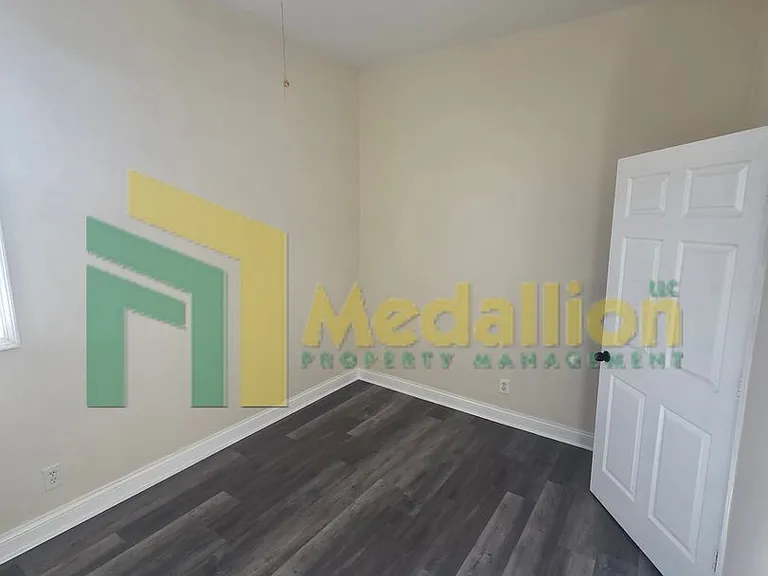 8725 S Constance Ave — Photo 12