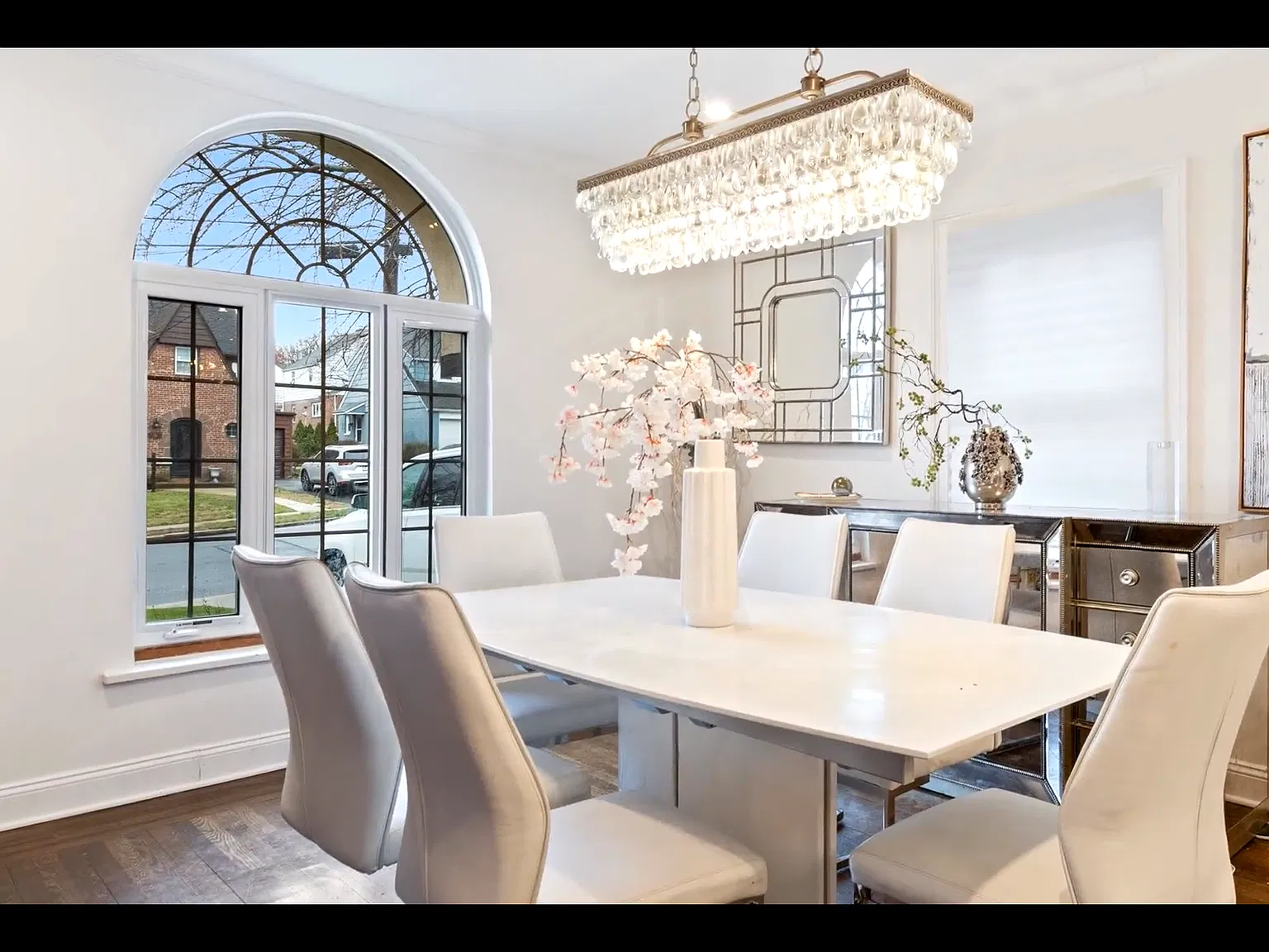 4 bed, 3400 sqft, $5,500 — Photo 3