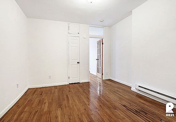 3rd image of 326 W 49th St APT 4RW