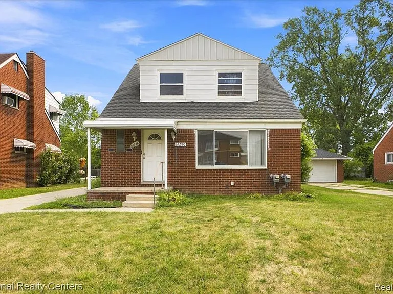 26280 Pinehurst St — Photo 1