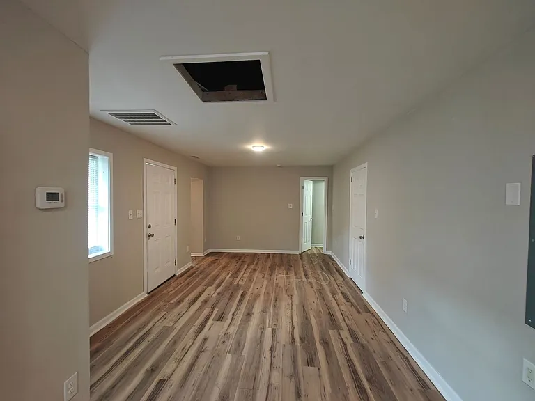 120 S Little Rd — Photo 17