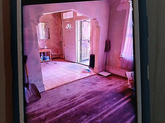 3rd image of 4470 Margaretta Ave
