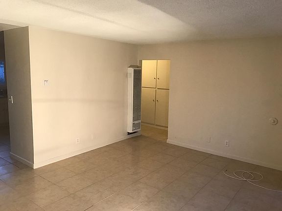 3rd image of 4350 1/2 Elizabeth St