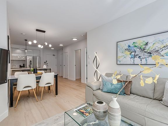 5th image of 750 W 12th Ave #203