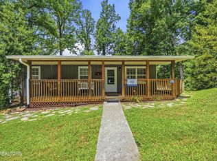 2106 Hickory Manor Rd, Pigeon Forge, TN 37862