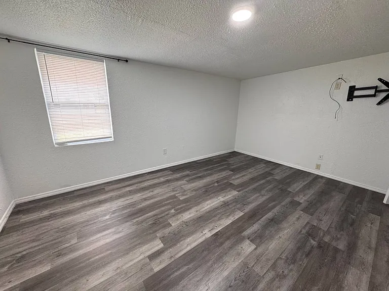 18644 Triple East Rd — Photo 5