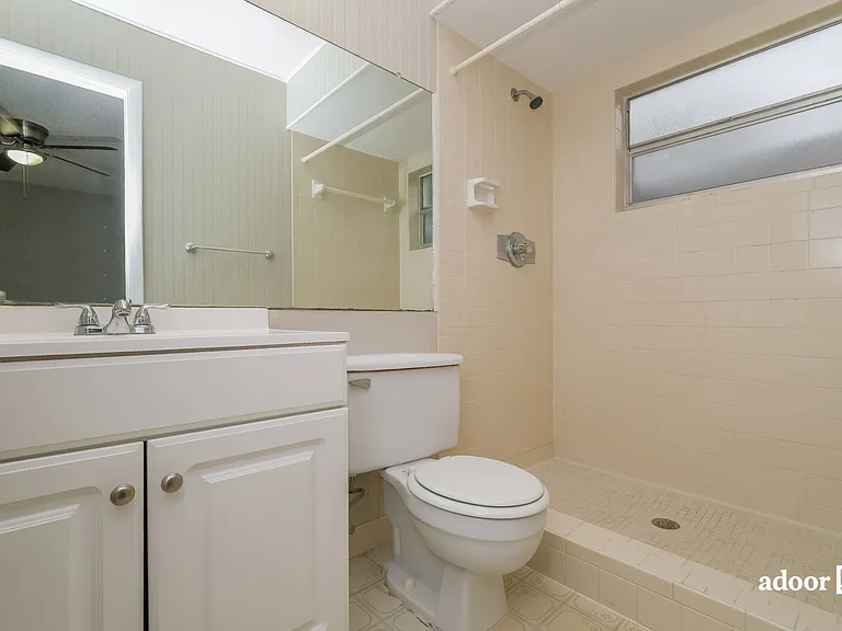 2210 Valleybrook Ave — Photo 7