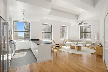 99 John Street, #2006