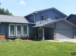 505 Jinings Dr, Bellevue, NE 68005