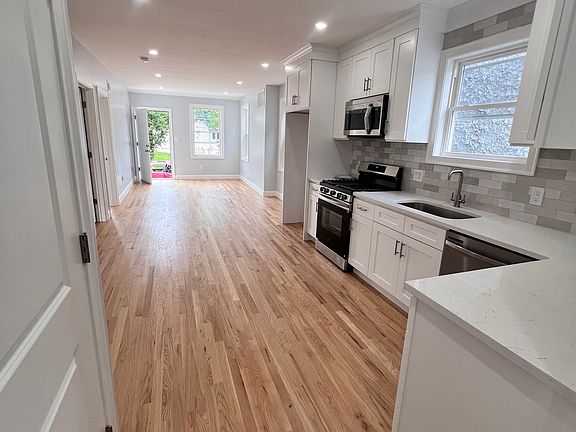 2nd image of 68 Avenue C Floor 1