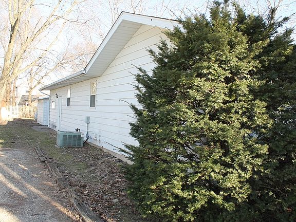 5th image of 306 1st Ave N