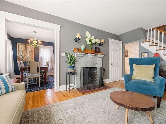 3rd image of 16 Longfellow Rd