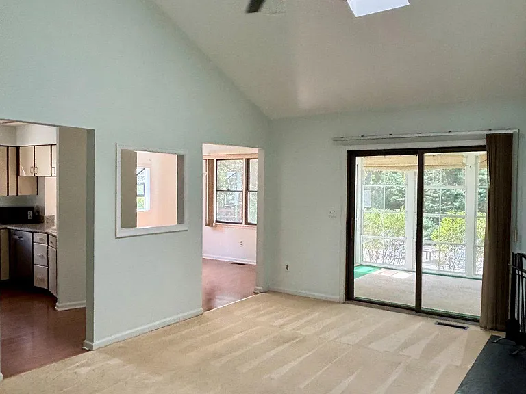 16 Colgate Dr — Photo 7