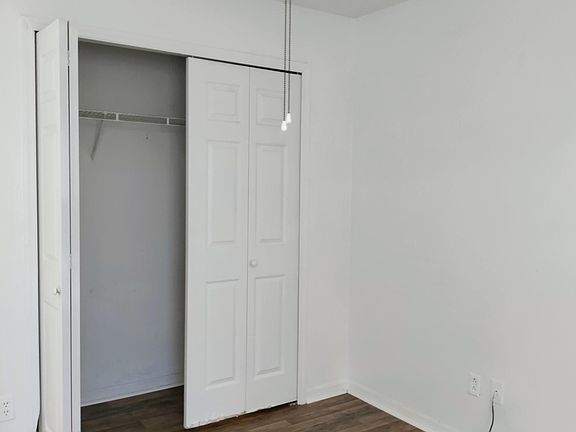 5th image of 2325 Donegan Pl