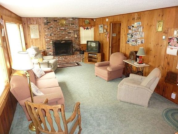 5th image of 2947 NE Lake Dr
