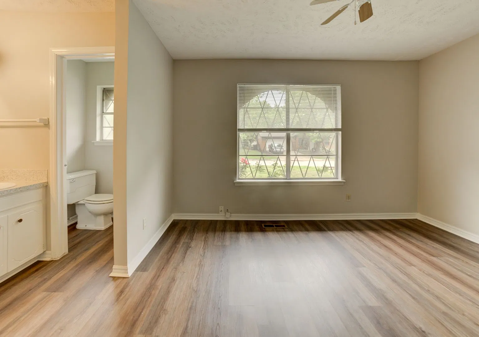 3 Bed | 1.5 Bath in Claremore! — Photo 4