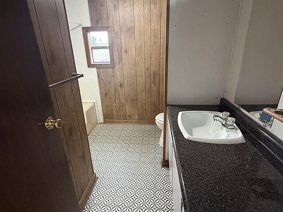 5th image of 45 Connell Rd