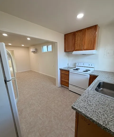 1813 Richard Way #1 — Photo 5