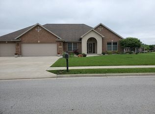 103 Bluestone Ct, Greenville, OH 45331