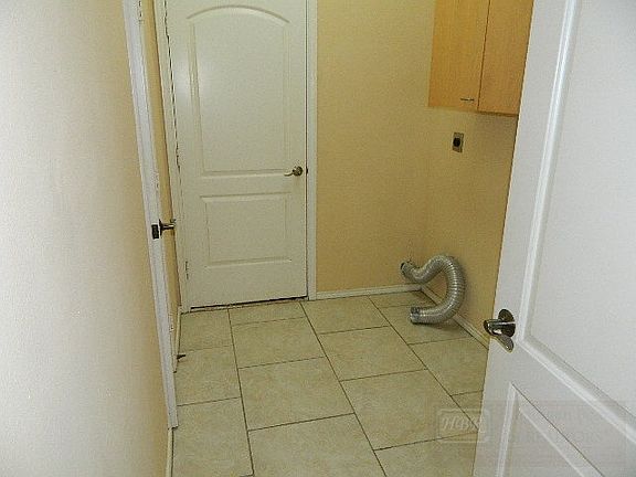 5th image of 1775 Russell Ln
