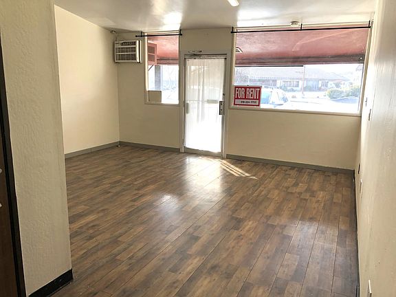 3rd image of 1357 Feather River Blvd