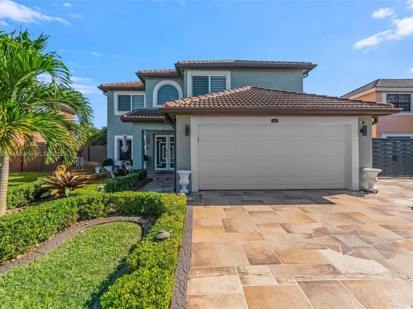 1521 SW 87th Ter, Pembroke Pines, FL 33025