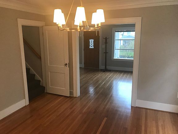 4th image of 4533 Latona Ave NE