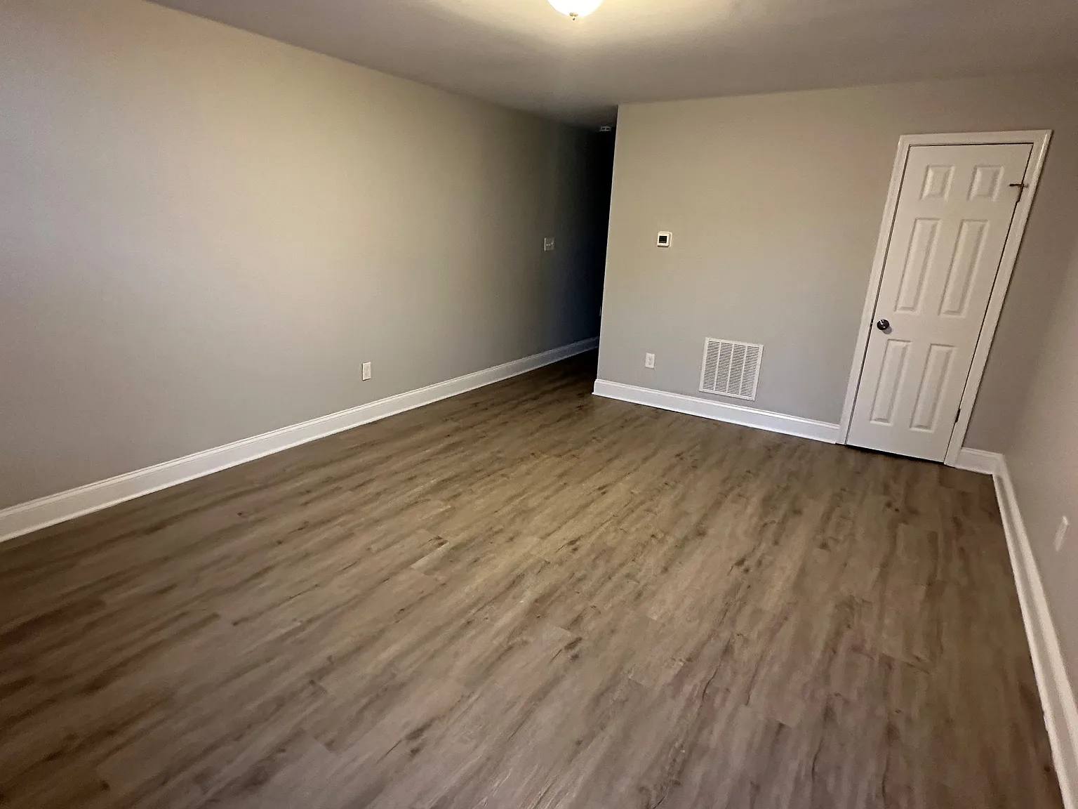 3 bed, 2.0 bath, $2,100 — Photo 2