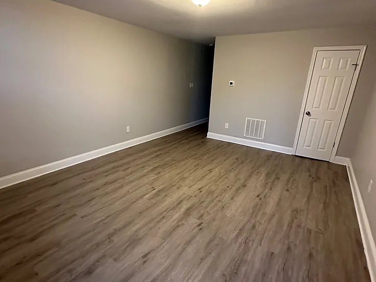 2508 E Madison St — Photo 2