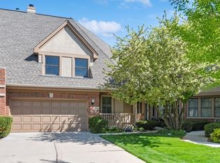 2512 Windrush Ln, Northbrook, IL