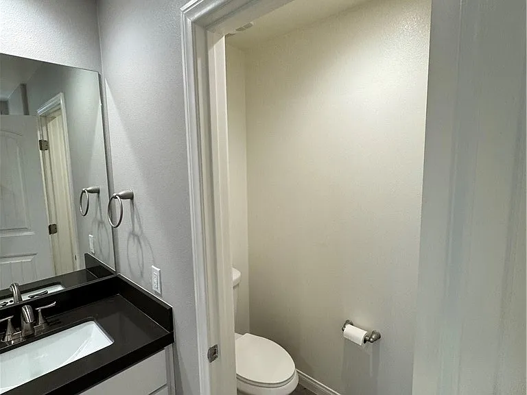 501 Villa Way — Photo 18