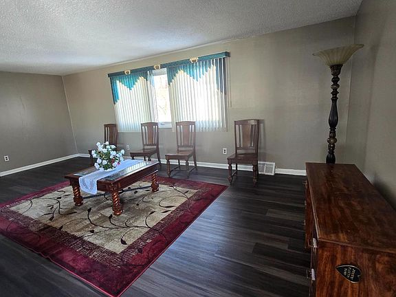 3rd image of 636 Artwood Dr