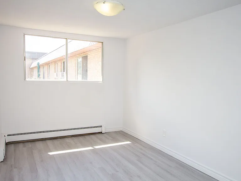 142 Woodside Ave — Photo 8