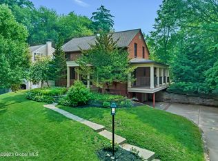 928 Westholm Rd, Niskayuna, NY 12309