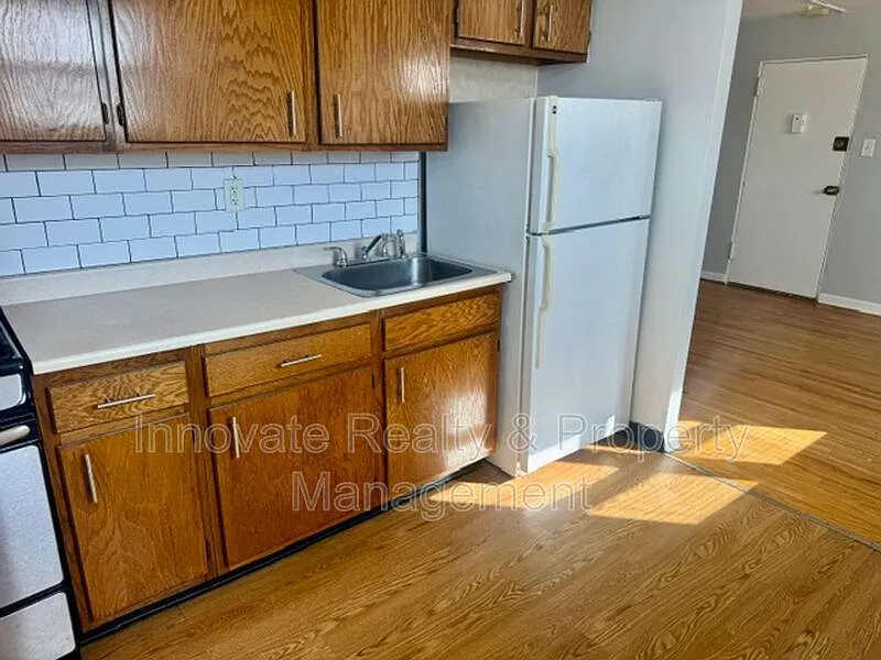 1 bed, 1.0 bath, $1,000 — Photo 4