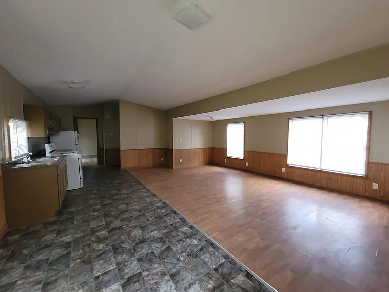 1110 S Opel St — Photo 3