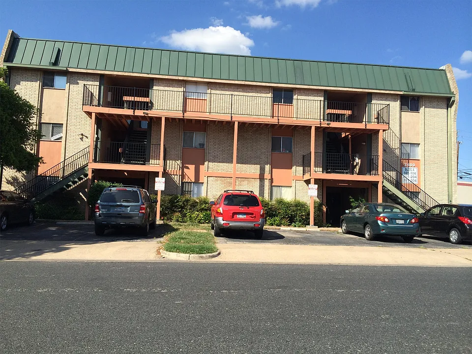 2600 Penny Ln #204-1