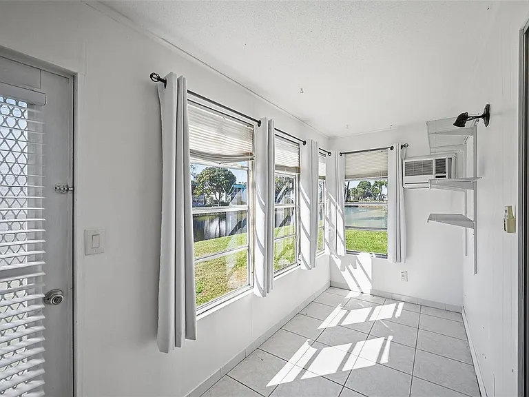 451 Monaco Park #J — Photo 16
