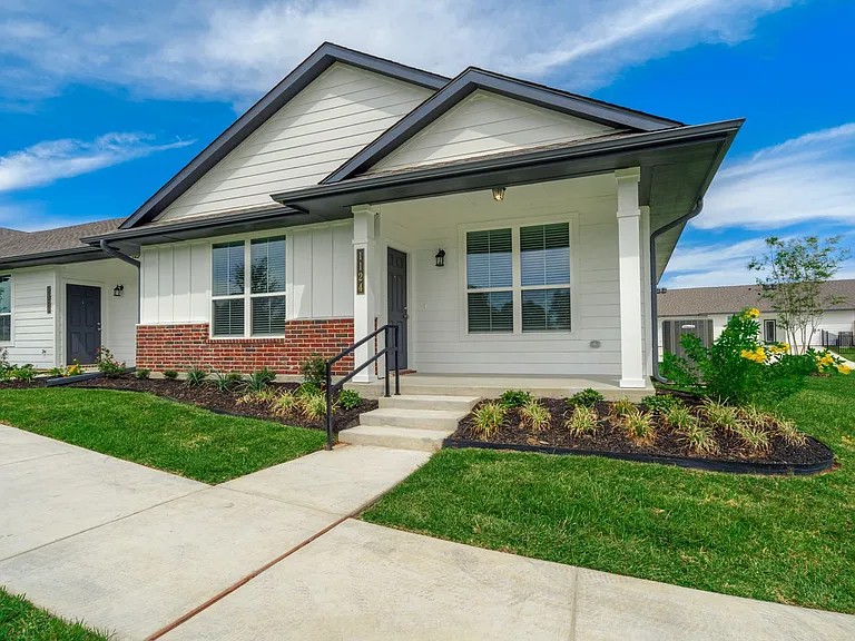2047 Vintage Farms Way #1 — Photo 1