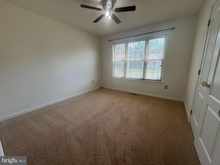 1107 Station Dr — Photo 10