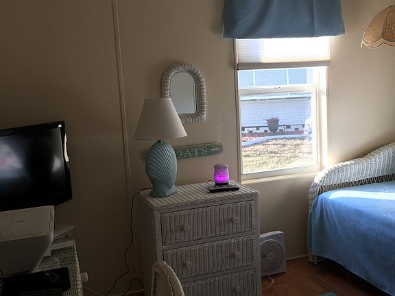 Spare bedroom trundle bed