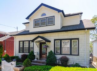 74 Longview Rd, Staten Island, NY 10304