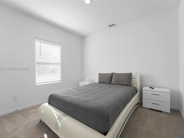 2375 Lancashire St — Photo 19
