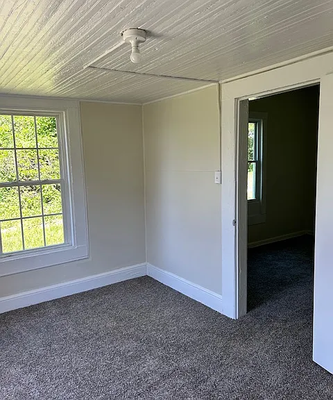 302 Ridgeway Pl — Photo 3