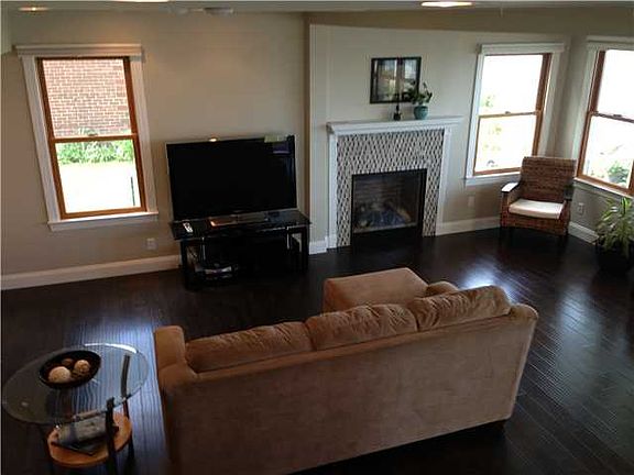 2nd image of 340 Lake Shore Dr