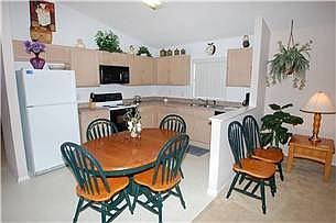 HL4P503BC-kitchen-and-nook